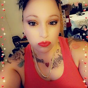 Meet your Posher, Dee